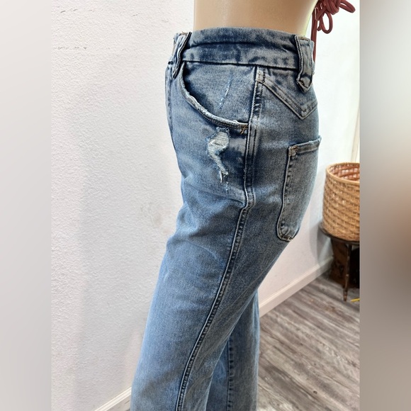 Good American Light Blue bootcut Leg Jeans - Picture 12 of 16